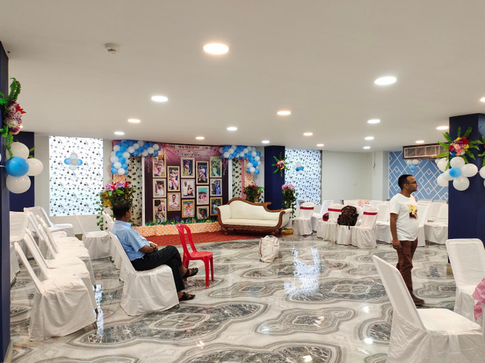 Food & Drinks 5, JD Grand Inn, Kamrup Metropolitan