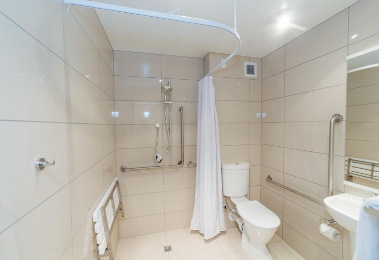 Bathroom 4, Brydone Hotel Oamaru, Waitaki
