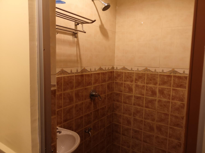 Bathroom 4, HOTEL AMBASSADOR 1, Labuan