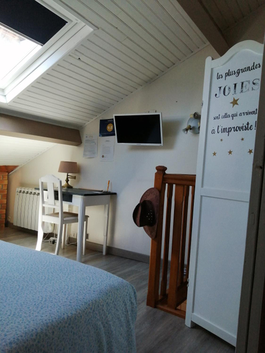 Bedroom, Chambres d'hotes le Clos de la Presle, Loire