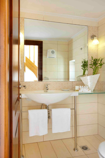 Bathroom 4, Petritis Guesthouse, Peloponnese