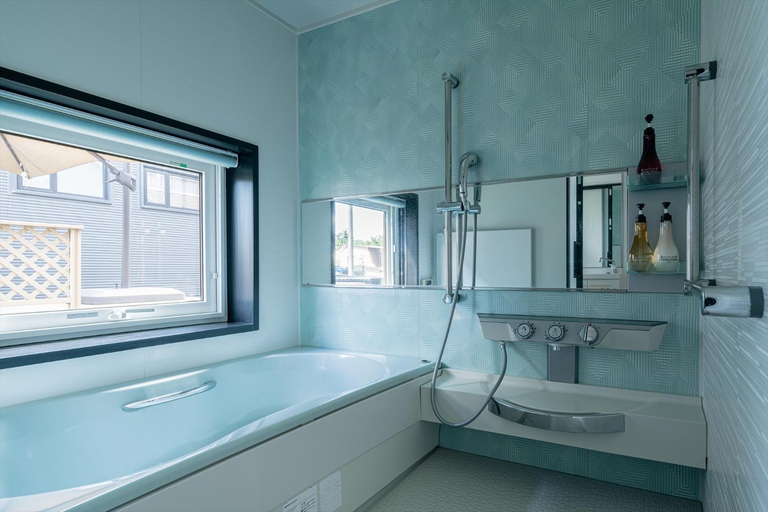 Bathroom 2, Casi 15, Furano