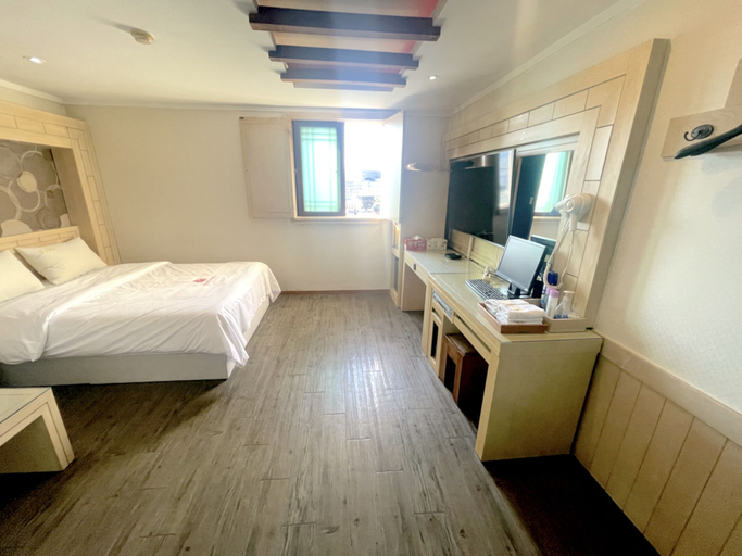 Bedroom 4, Equus Motel, Jincheon