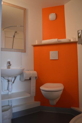 Bathroom 5, Premiere Classe Agen, Lot-et-Garonne