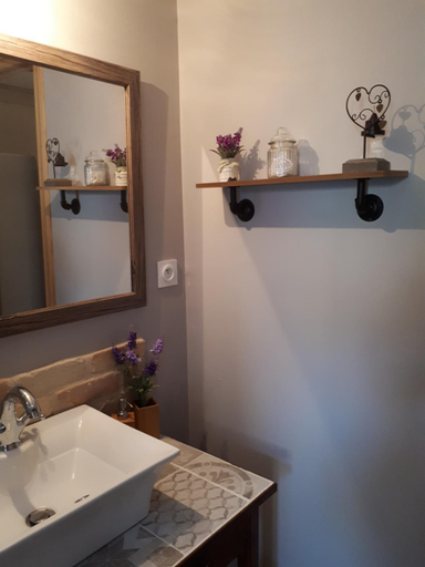 Bathroom, Chambres d hotes Le clos des vins d anges, Aude