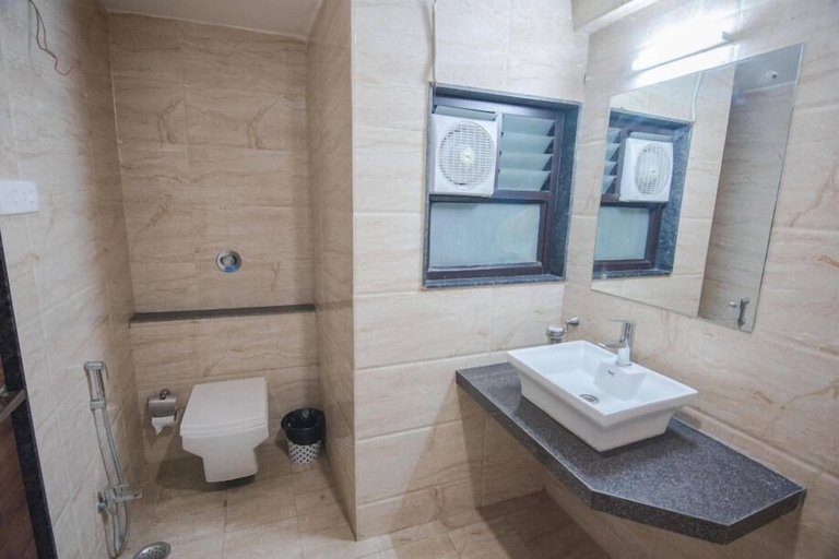 Bathroom 5, Hotel Crown Palace, Bhopal