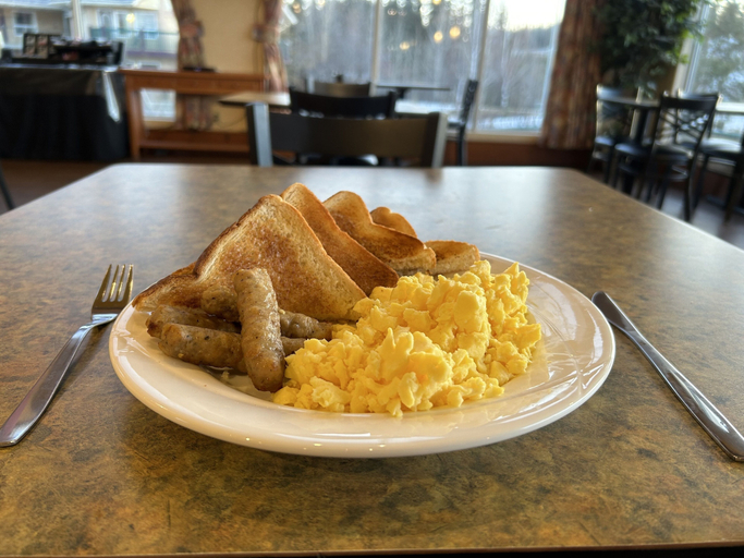 Food & Drinks 5, Lakeview Inns & Suites - Hinton, Division No. 14