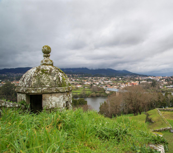 Others 5, Hostel Bulwark, Valença