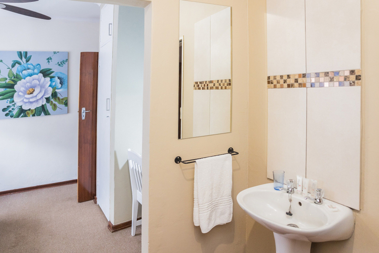 Bathroom 5, Rozendal Guest House, City of Tshwane