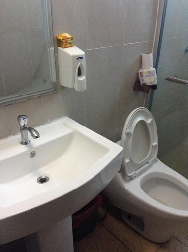 Bathroom 2, Hotel Cristina, Bocas del Toro