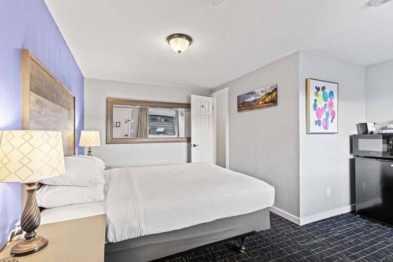 Bedroom 4, Coyote Mountain Lodge, Larimer