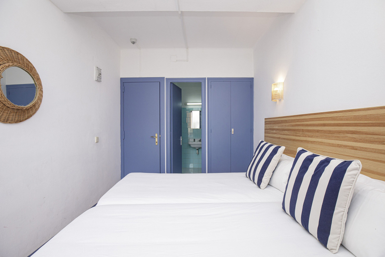 Bedroom 4, Hotel Casa Mas, Girona
