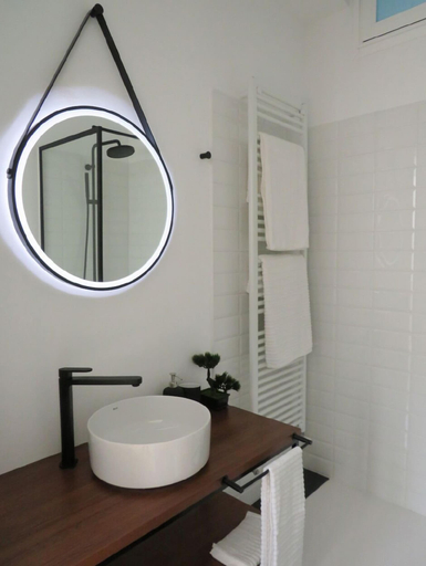 Bathroom 4, APARTAMENTOS ARMANYA 3, Lugo
