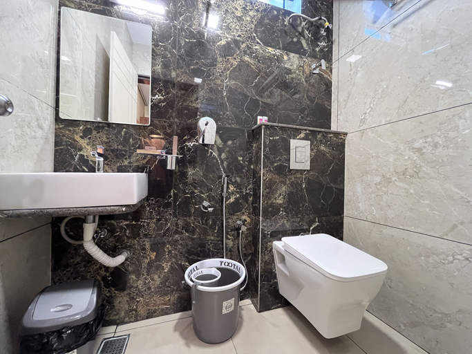 Bathroom 4, Nexstay Kites Inn, Bangalore