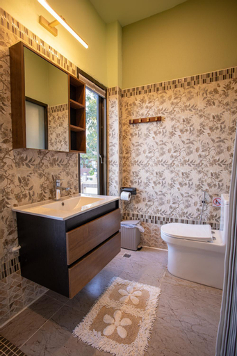 Bathroom 9