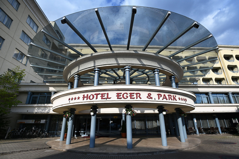 Exterior & Views 2, Hotel Eger & Park, Eger