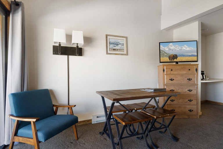 Others 4, Elk Refuge Inn, Teton