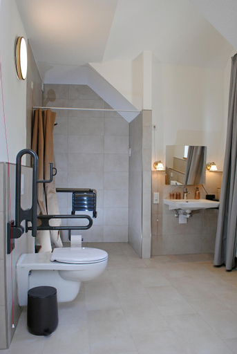Bathroom 4