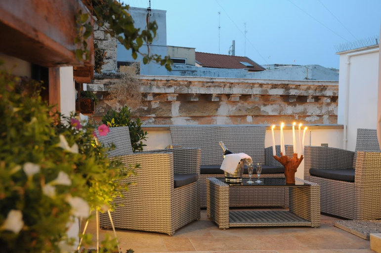 Others 2, B&B Vin e Va, Bari