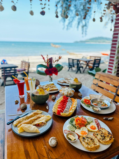 Food & Drinks 3, Full Moon Bungalow Resort Koh Chang Ranong, Muang Ranong