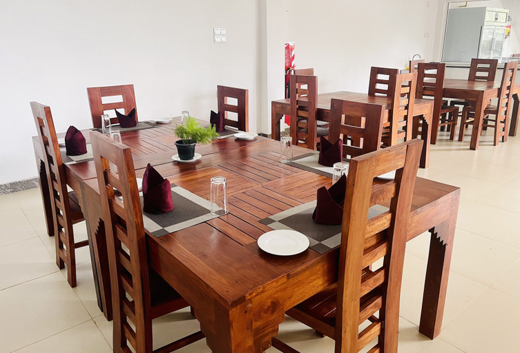 Food & Drinks 4, Ismattha hotel, N. Palatha East