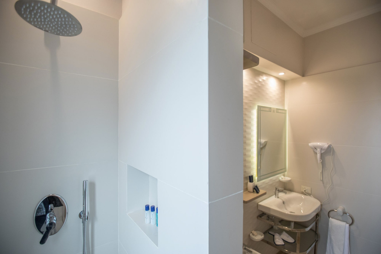 Bathroom 5, Hotel Hermitage, Lecce