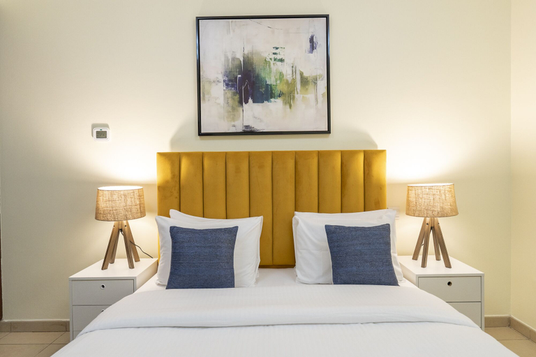 Room 5, Modern Three Bed Apartment Parking Pool, Dubai