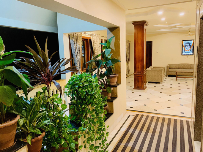 Others 4, Hotel Bombay Inn, Cuttack