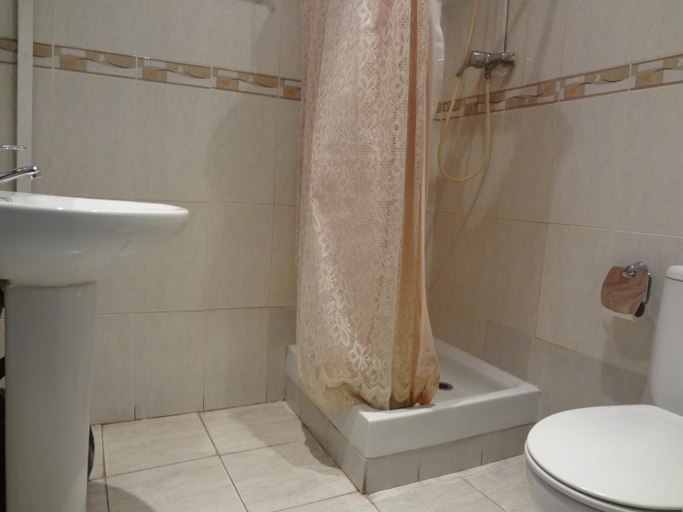 Bathroom 4, Hostal Sant Carlo, Barcelona