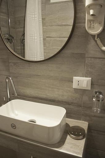 Bathroom 2, Hotel Agora, Rome