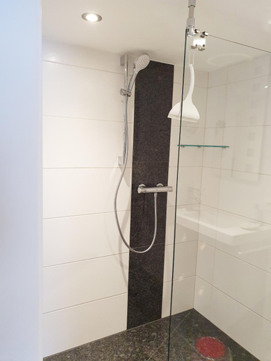 Bathroom 4