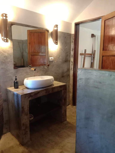 Bathroom 7