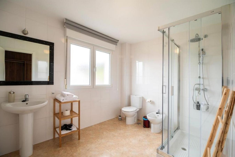 Bathroom, As Sete Campas, Pontevedra
