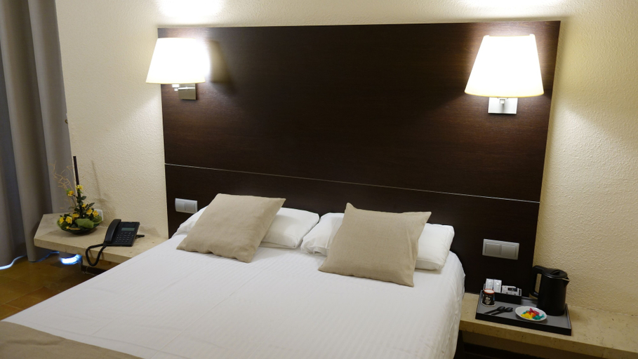 Bedroom 2, Hotel Baztán, Navarra