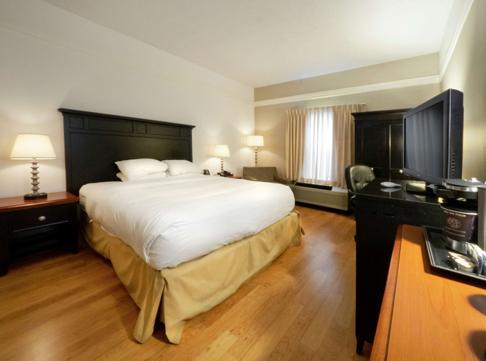Bedroom 3, DoubleTree by Hilton Buffalo-Amherst, Erie