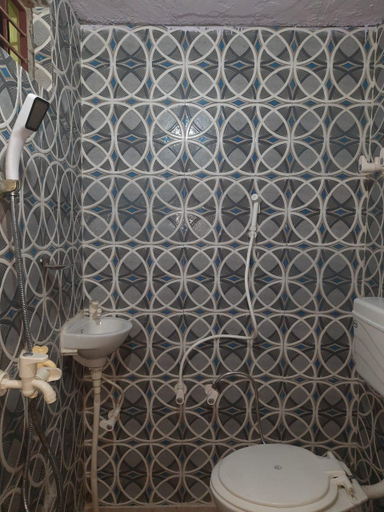 Bathroom 2, Gopal Sadan, Mathura
