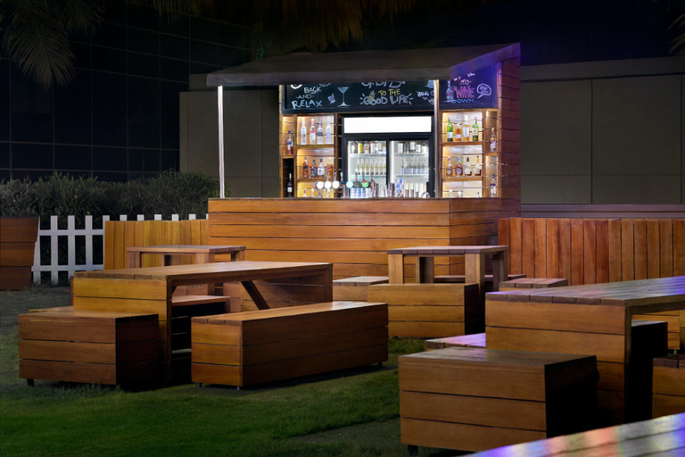 Food & Drinks 5, Movenpick Hotel Jumeirah Beach, Dubai