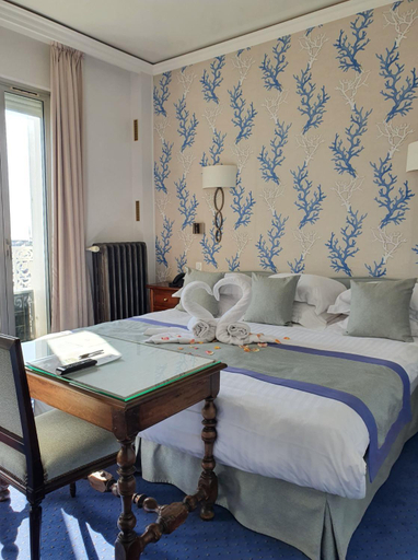 Bedroom 2, Splendid Hotel, Alpes-Maritimes