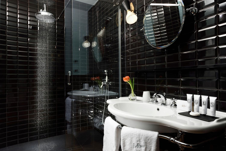 Bathroom 2, Hotel De' Ricci, Roma