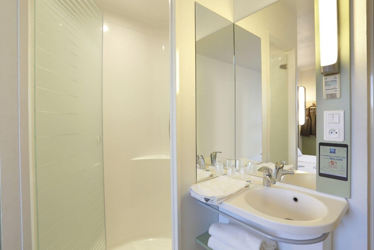 Bathroom 4, Hotel First Inn APT, Vaucluse
