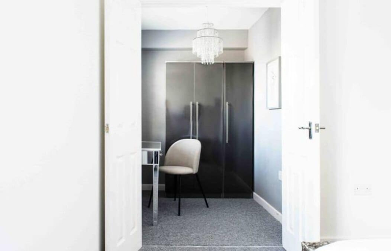 Bathroom, 2 Bedroom Heron Apt Leamington Spa, Warwickshire