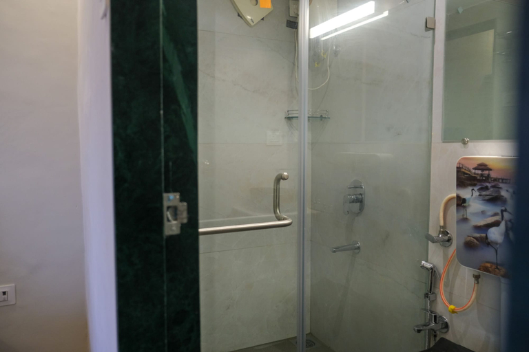 Bathroom 3, VR Comforts, Mumbai City