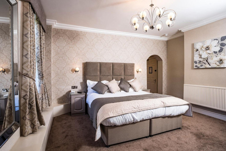 Bedroom 2, Borough Arms Hotel, Staffordshire