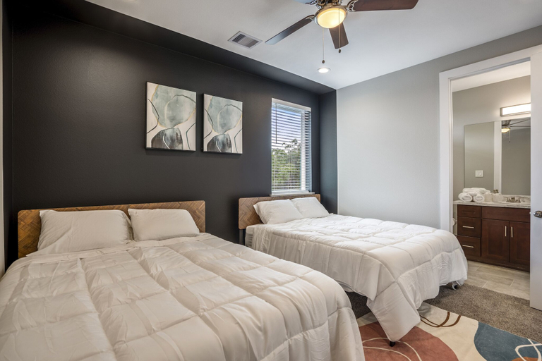 Bedroom 3, Spacious 3 Bed House near MD Anderson, Houston