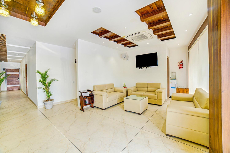 Public Area 4, FabHotel Three Palms, Sahibzada Ajit Singh Nagar