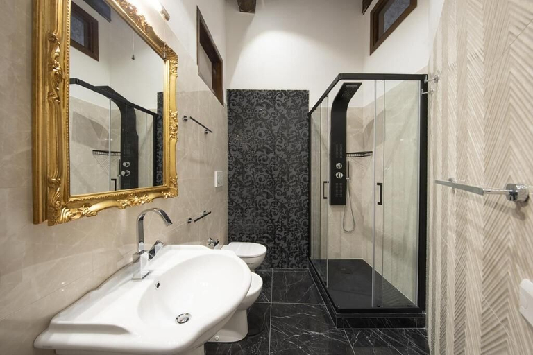 Bathroom 5, La Togata Hotellerie, Siena