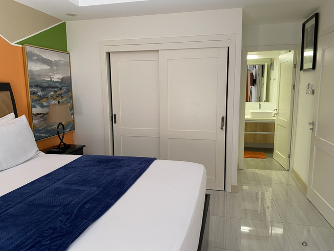 Bedroom, Elegant 1BR Apt with Pool