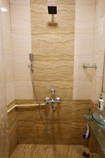 Bathroom, Hammock Hostels, Mumbai Suburban