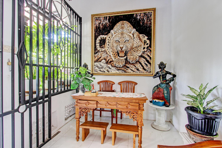 Public Area 2, OYO Homes 93608 Yy's House Syariah, Klaten