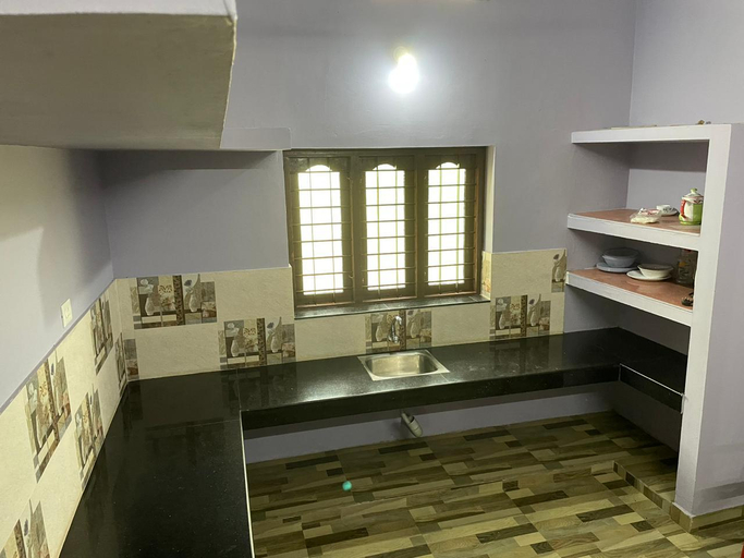 Bathroom 5, Nisara Homestay, Thiruvananthapuram